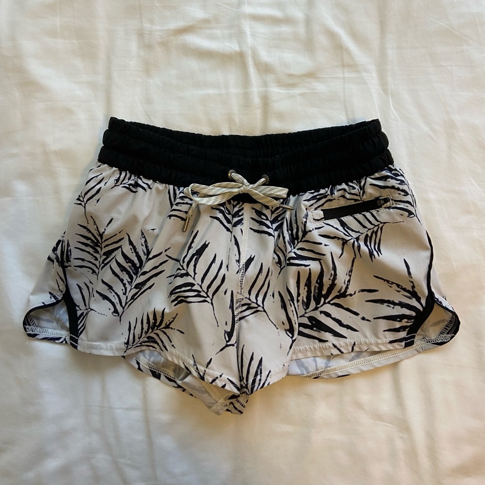 Vuori Clementine Running Short in Palm